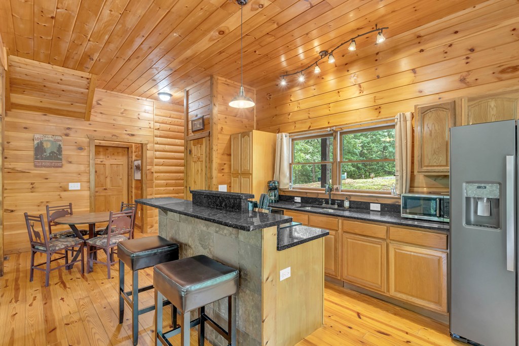 416609 Cleveland Residential