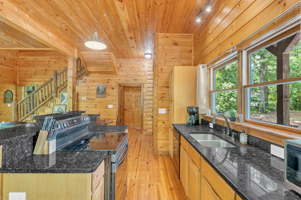416609 Cleveland Residential