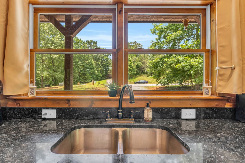 416609 Cleveland Residential