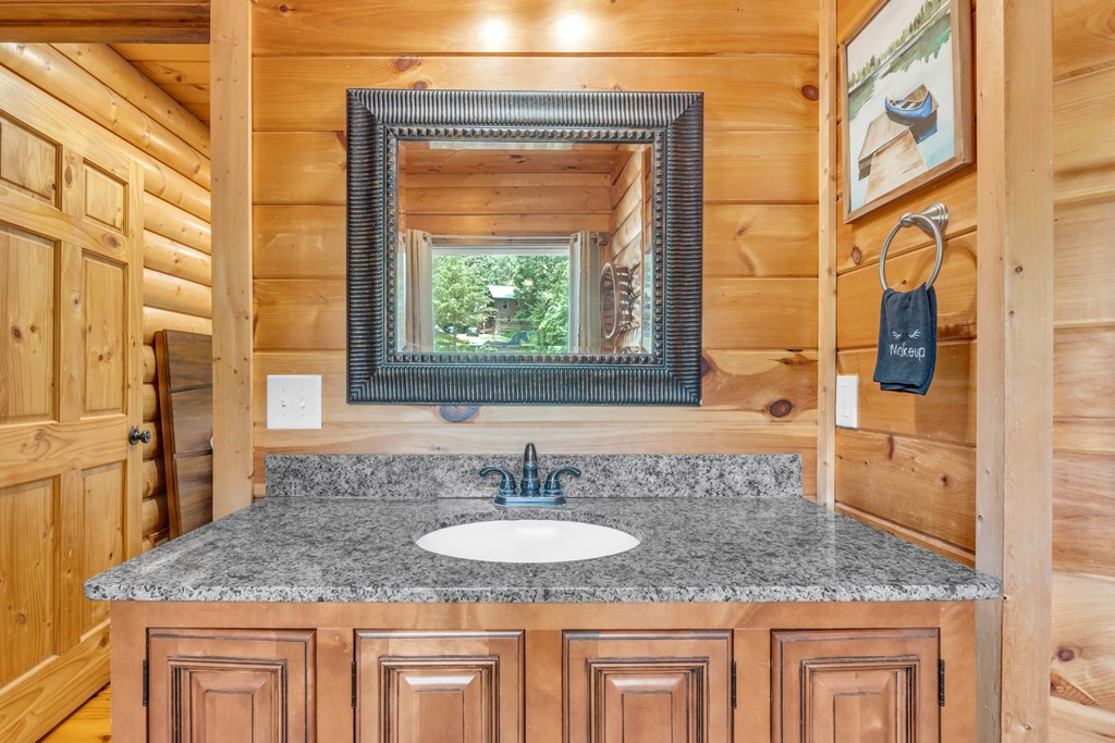 416609 Cleveland Residential