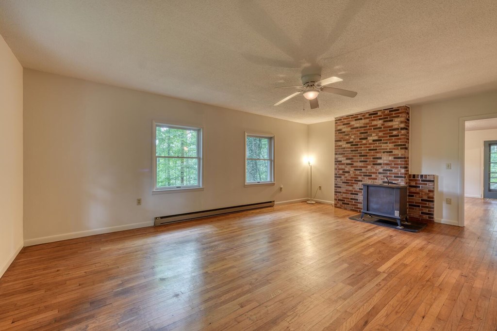 416628 Hayesville Residential