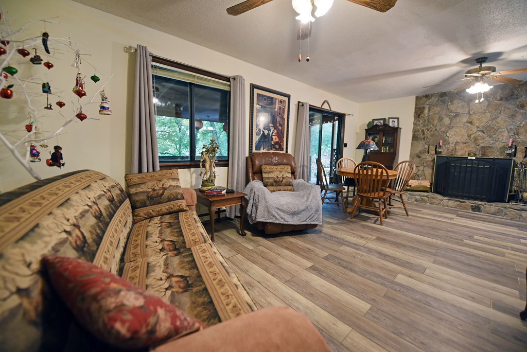 416632 Mineral Bluff Residential