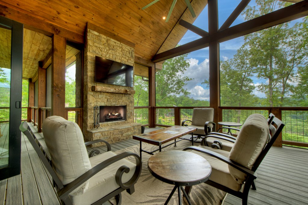 416636 Mineral Bluff Residential