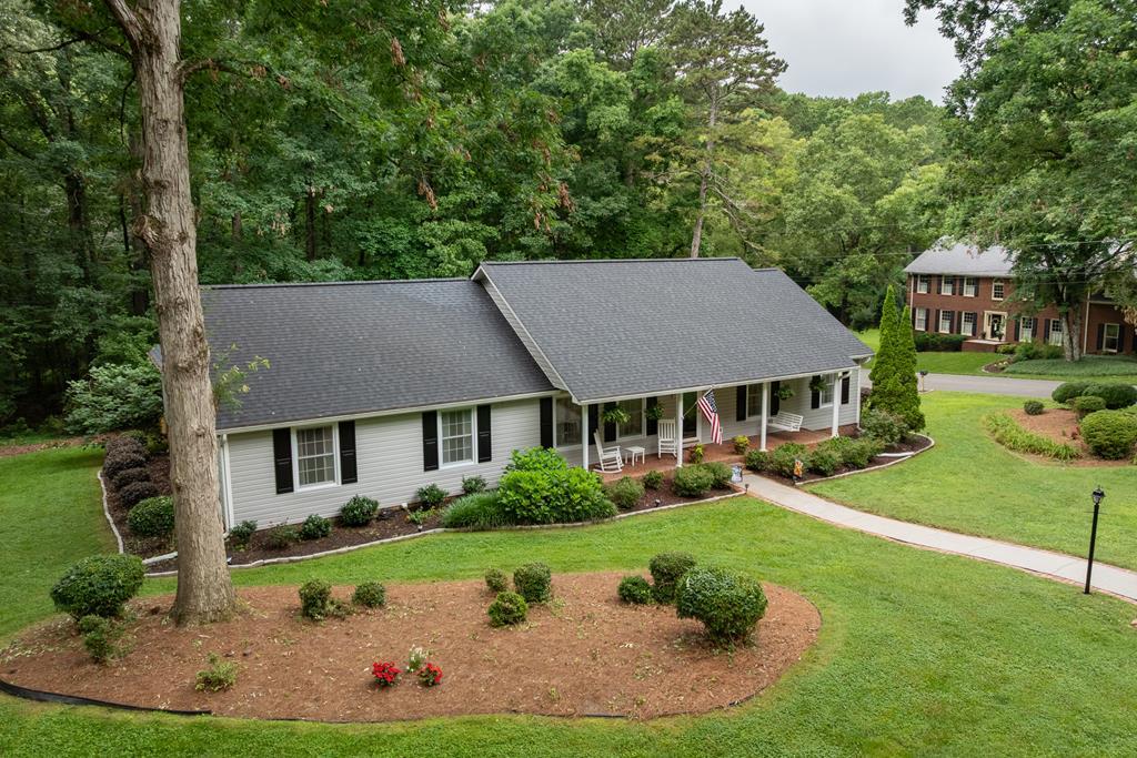 416642 Chatsworth Residential