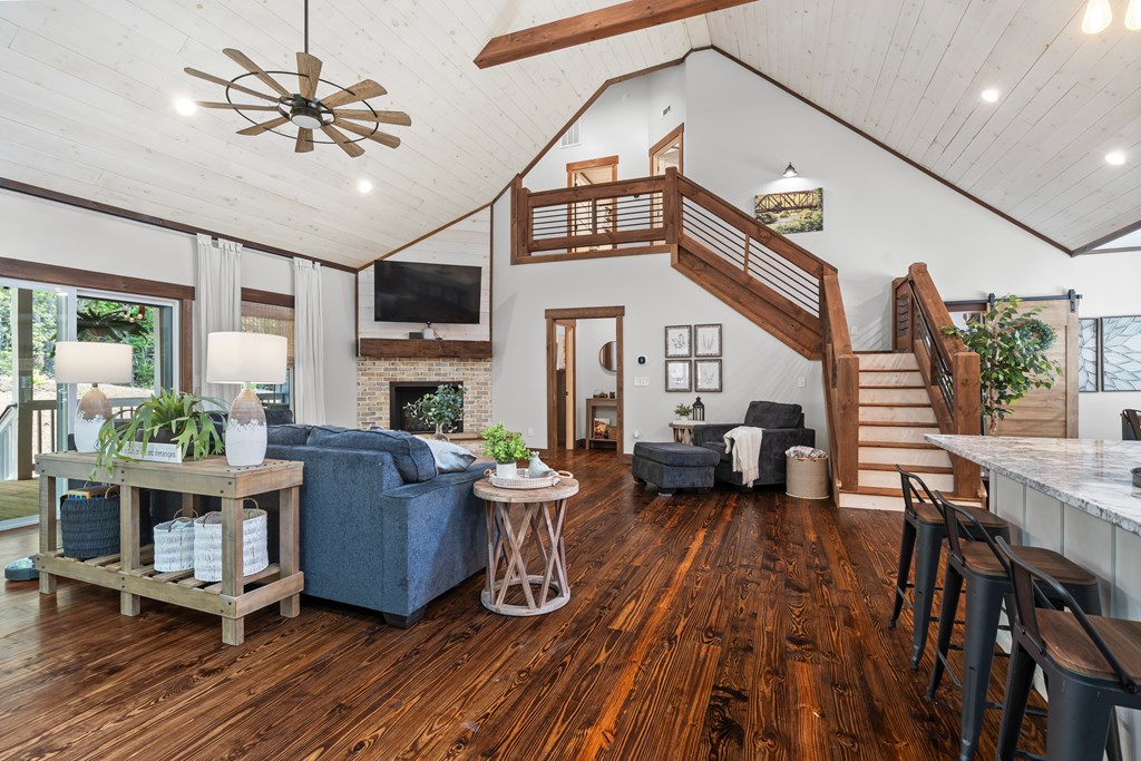 416648 Mineral Bluff Residential