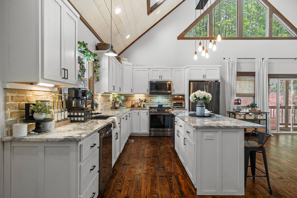 416648 Mineral Bluff Residential