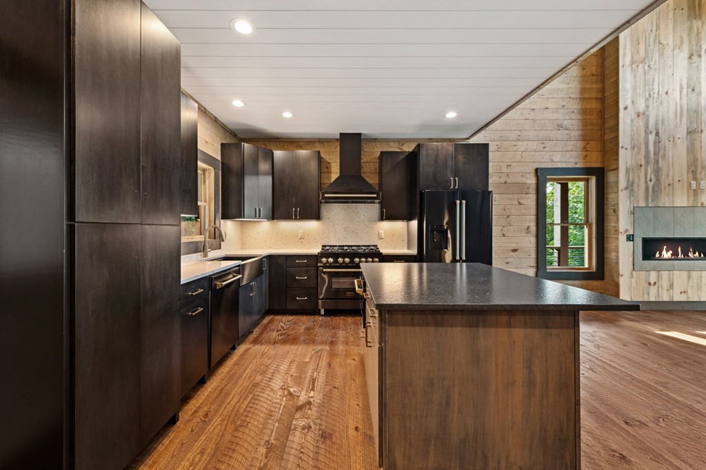 416662 Mineral Bluff Residential