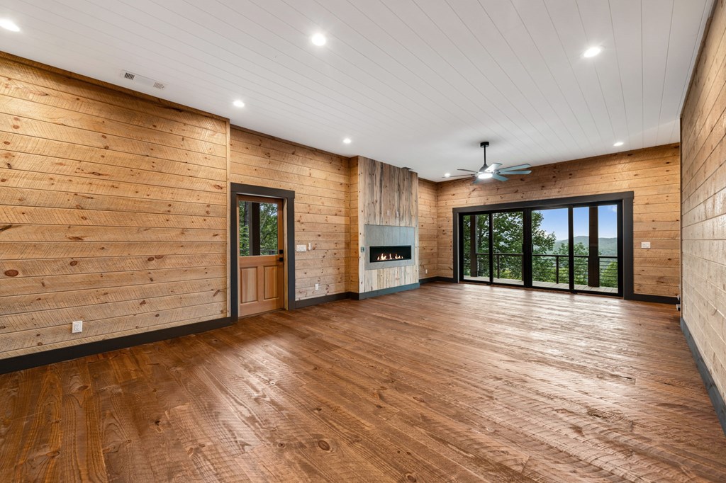 416662 Mineral Bluff Residential
