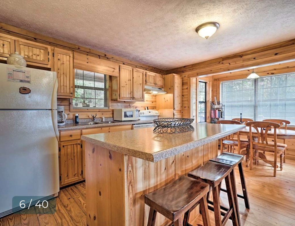 416672 Young Harris Residential