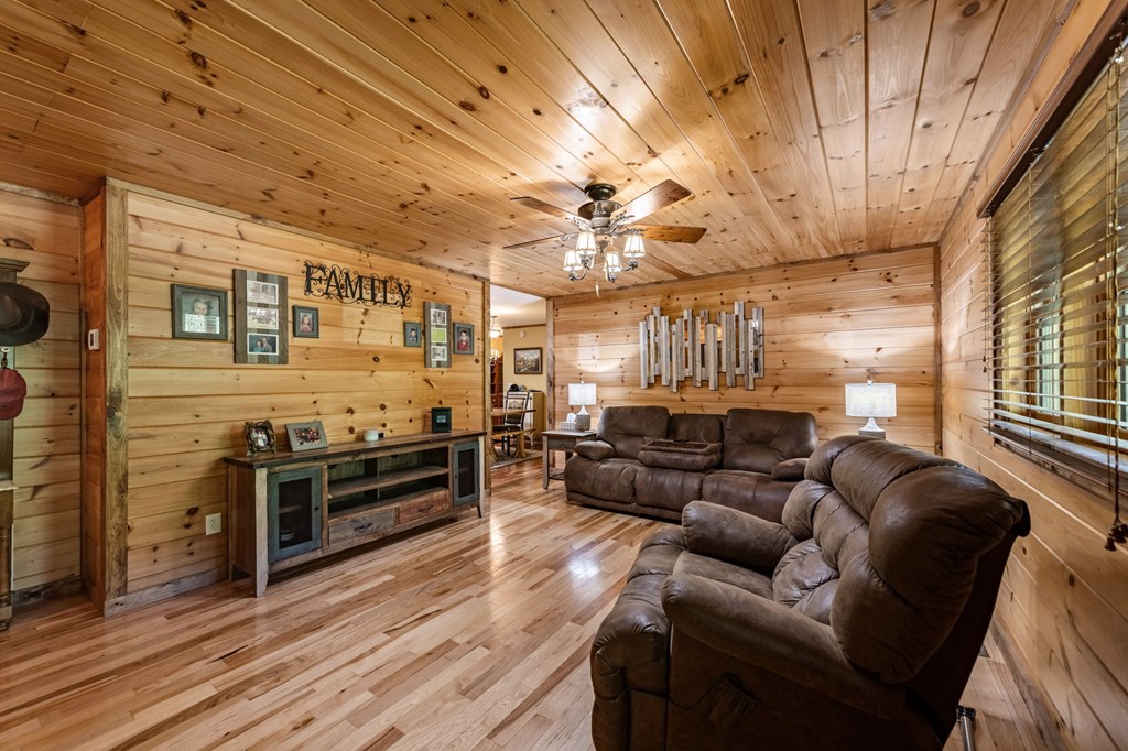 416703 Mineral Bluff Residential