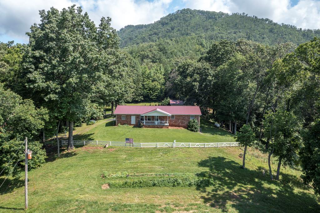 416715 Hayesville 
