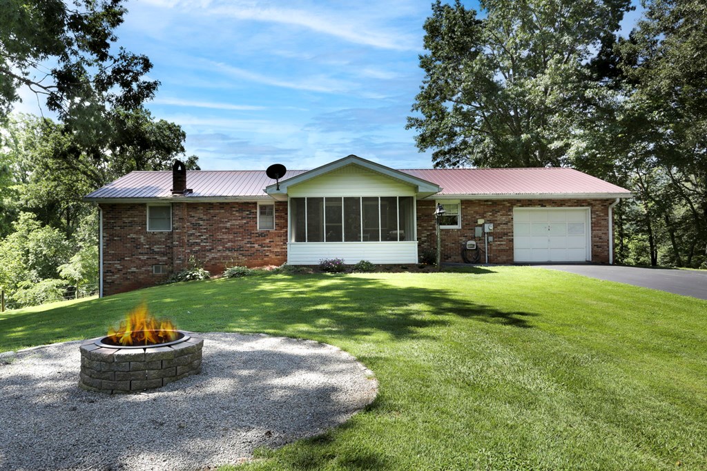 416715 Hayesville Residential