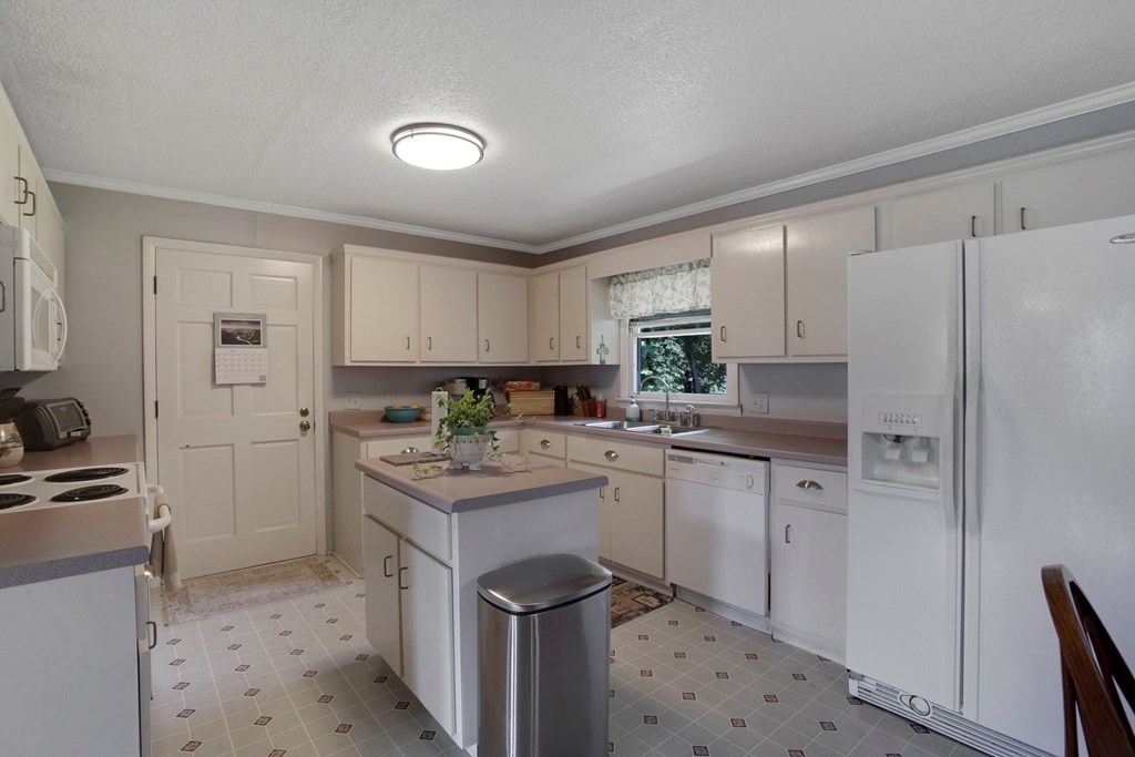 416715 Hayesville Residential