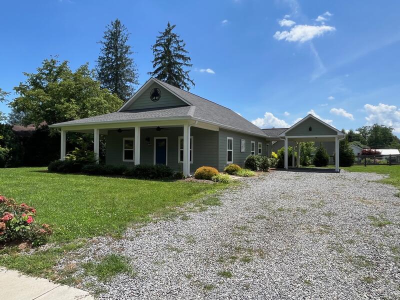 416725 Hayesville 
