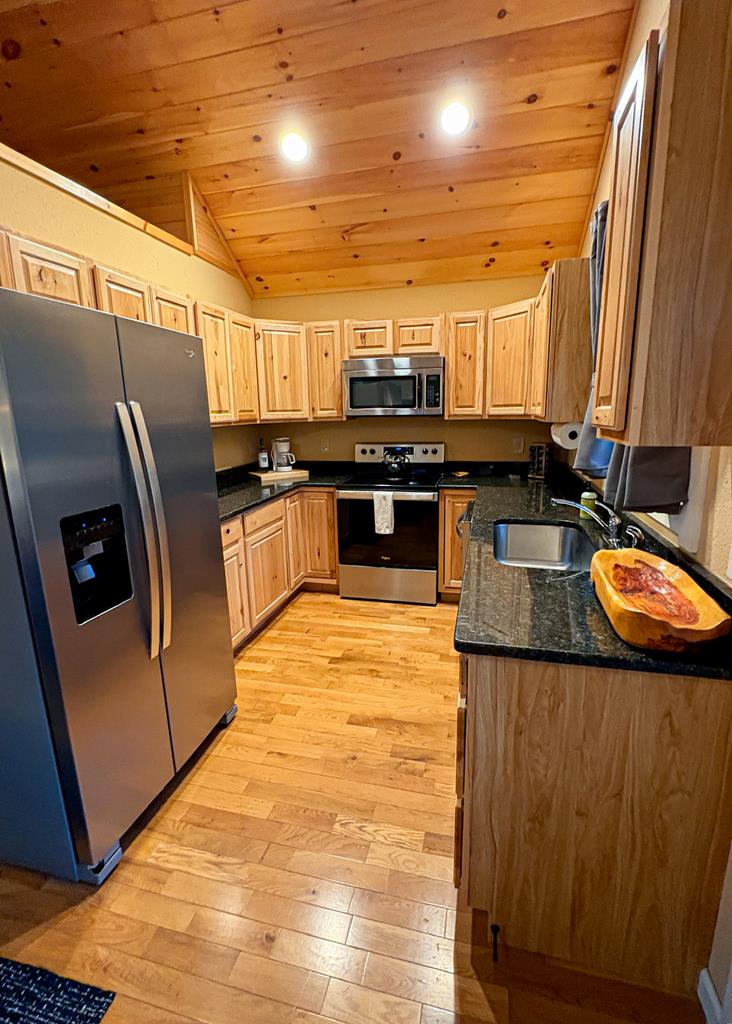 416752 Andrews Residential