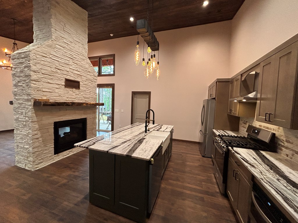 416798 Mineral Bluff Residential