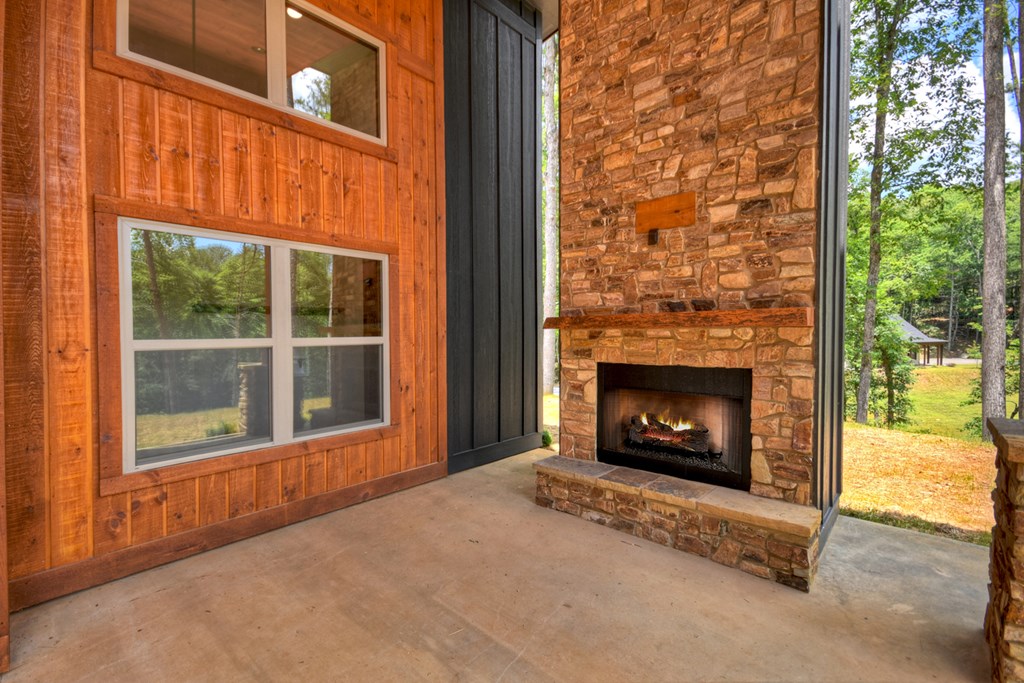 416798 Mineral Bluff Residential