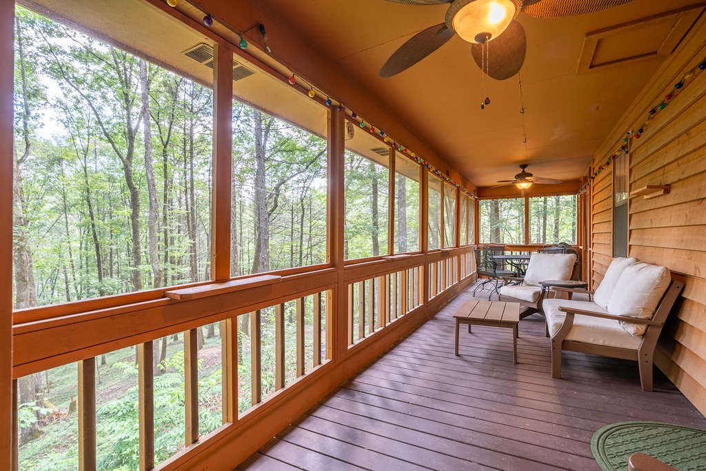 416807 Chatsworth Residential