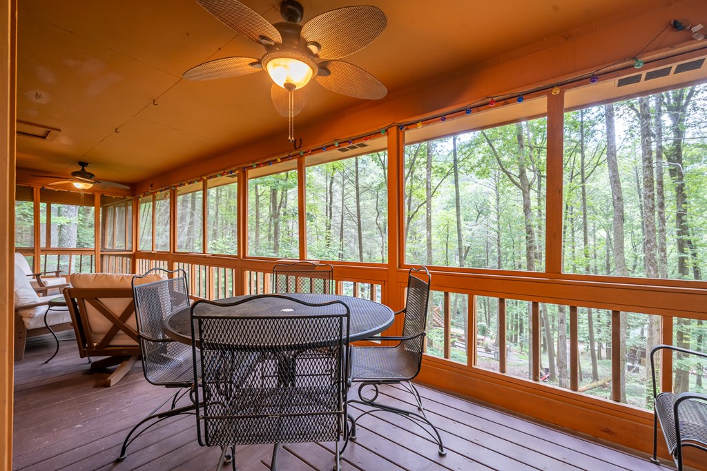 416807 Chatsworth Residential