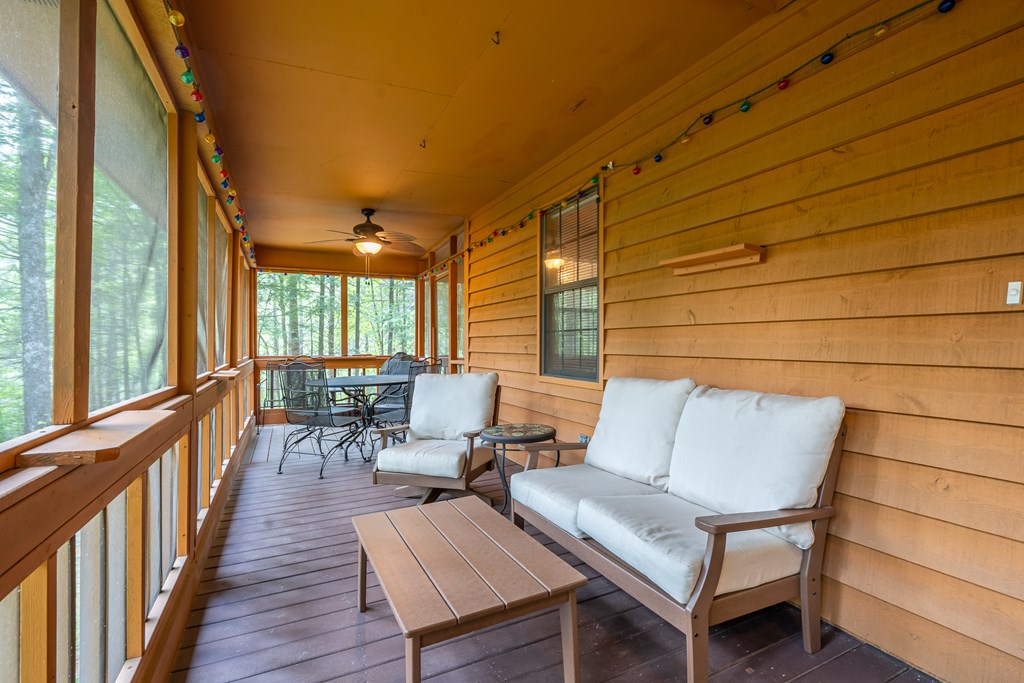416807 Chatsworth Residential