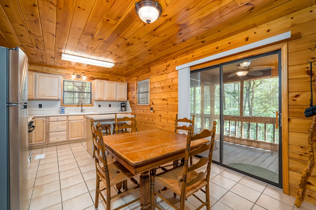 416807 Chatsworth Residential