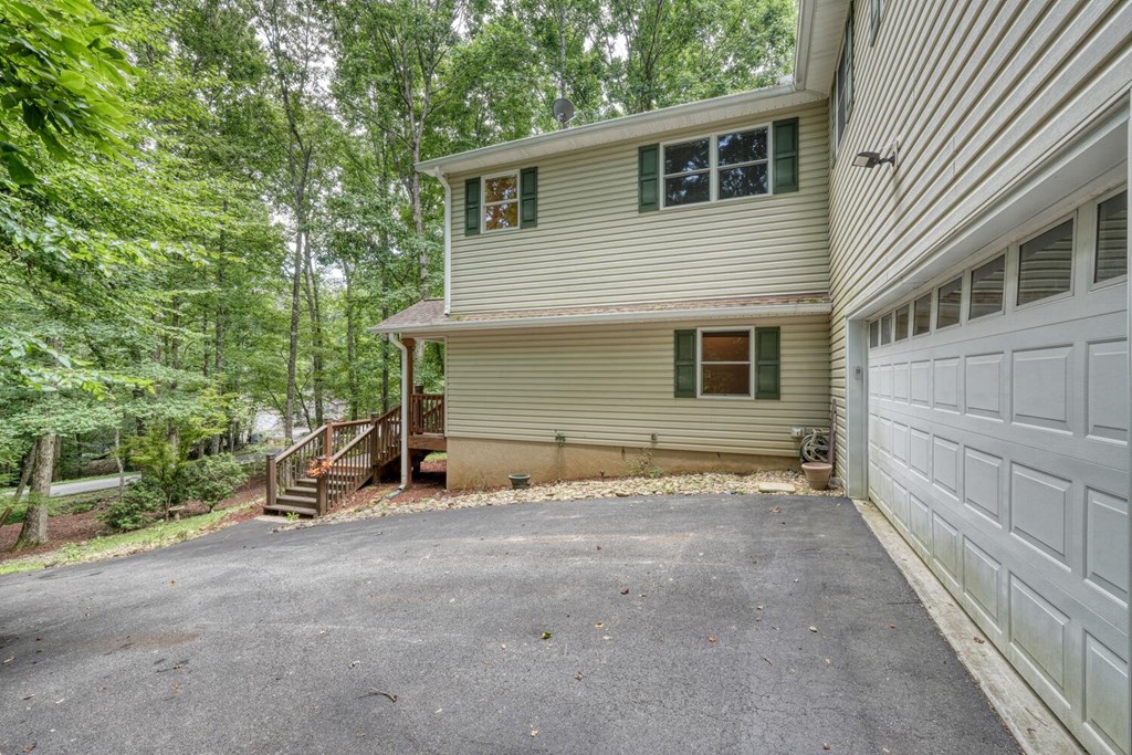 416824 Young Harris Residential