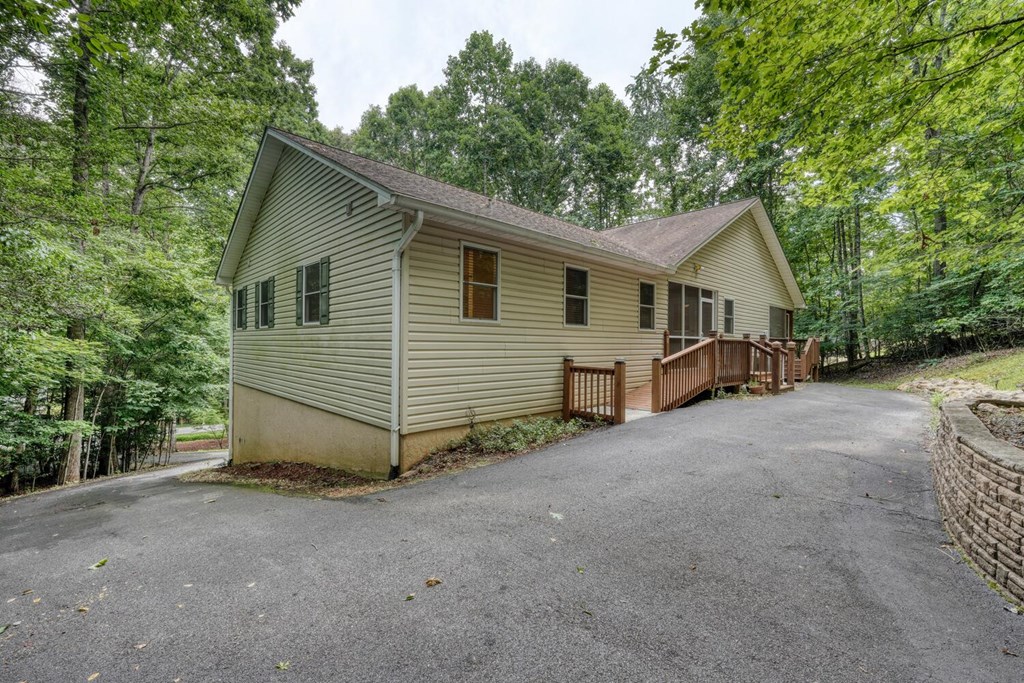 416824 Young Harris Residential