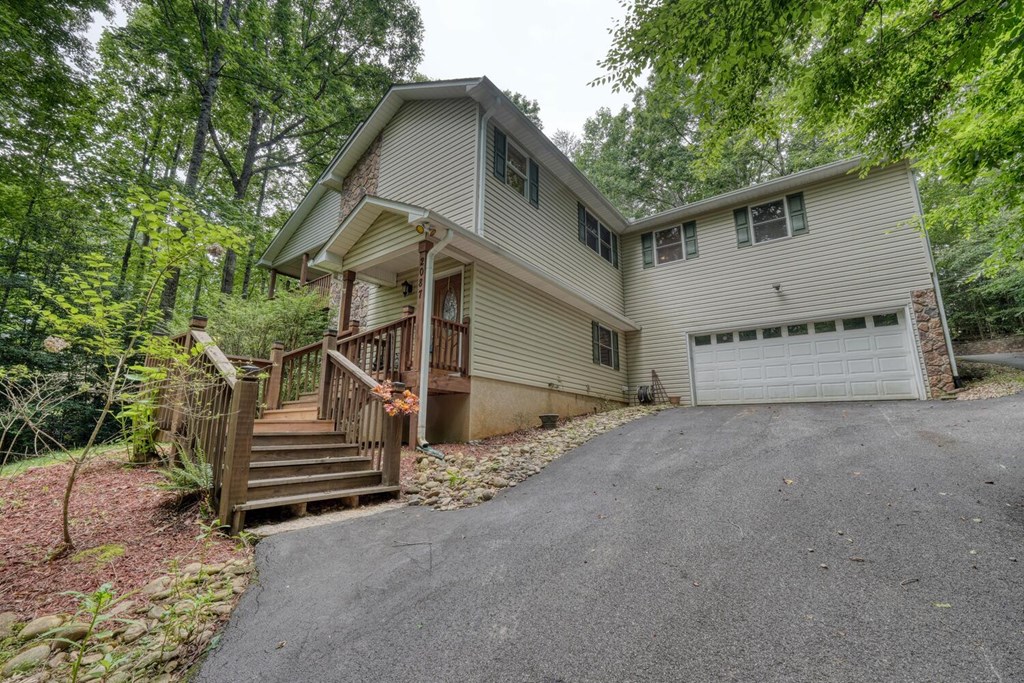 416824 Young Harris Residential