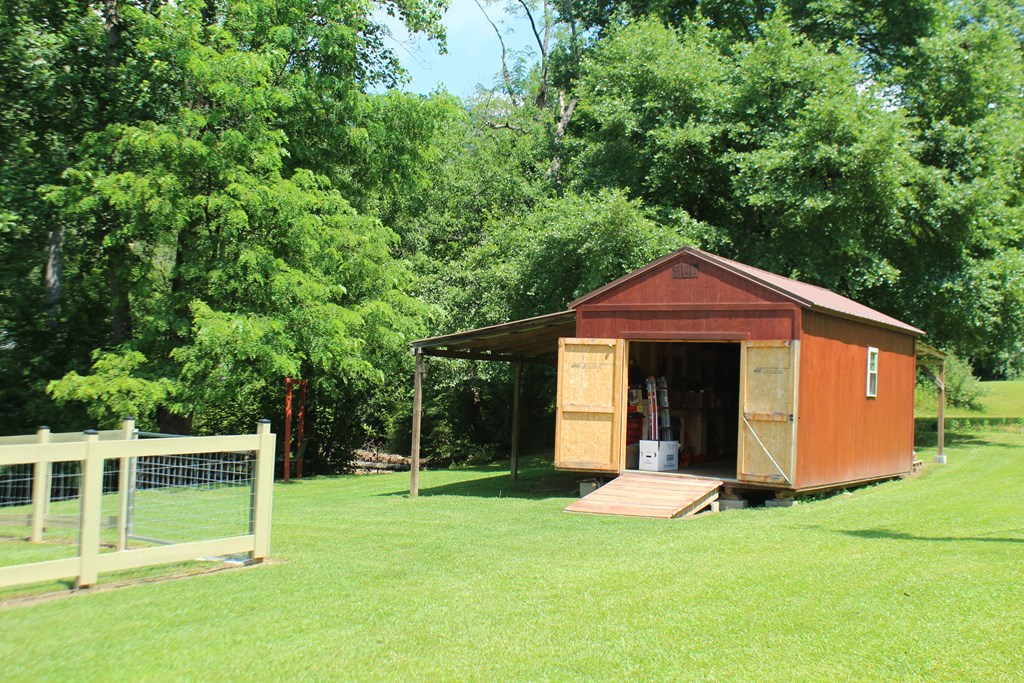 416835 Hayesville Residential