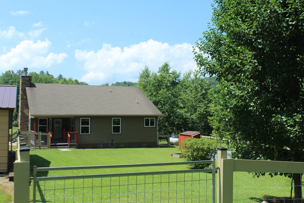 416835 Hayesville Residential