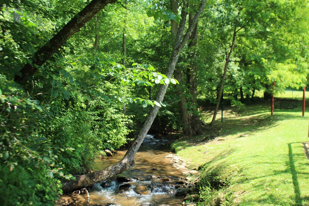 416835 Hayesville Residential