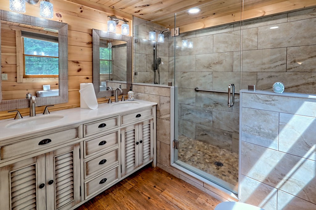 416861 Clayton Residential