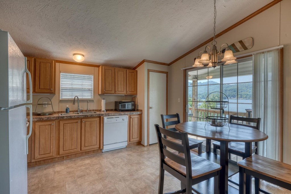 416865 Hayesville Residential