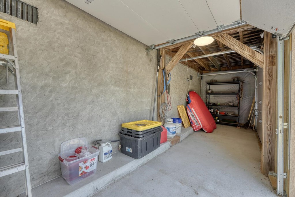 416865 Hayesville Residential