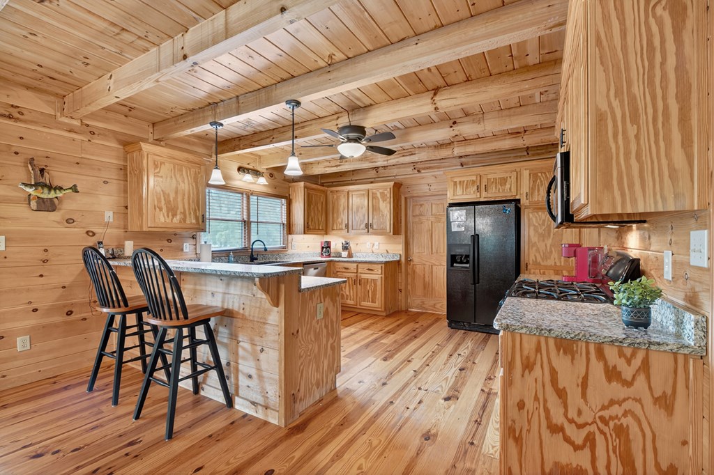 416881 Mineral Bluff Residential