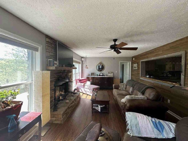 416886 Mineral Bluff Residential