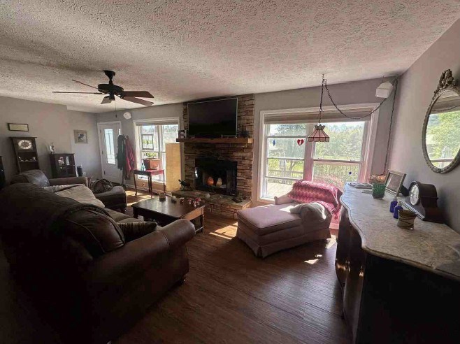 416886 Mineral Bluff Residential