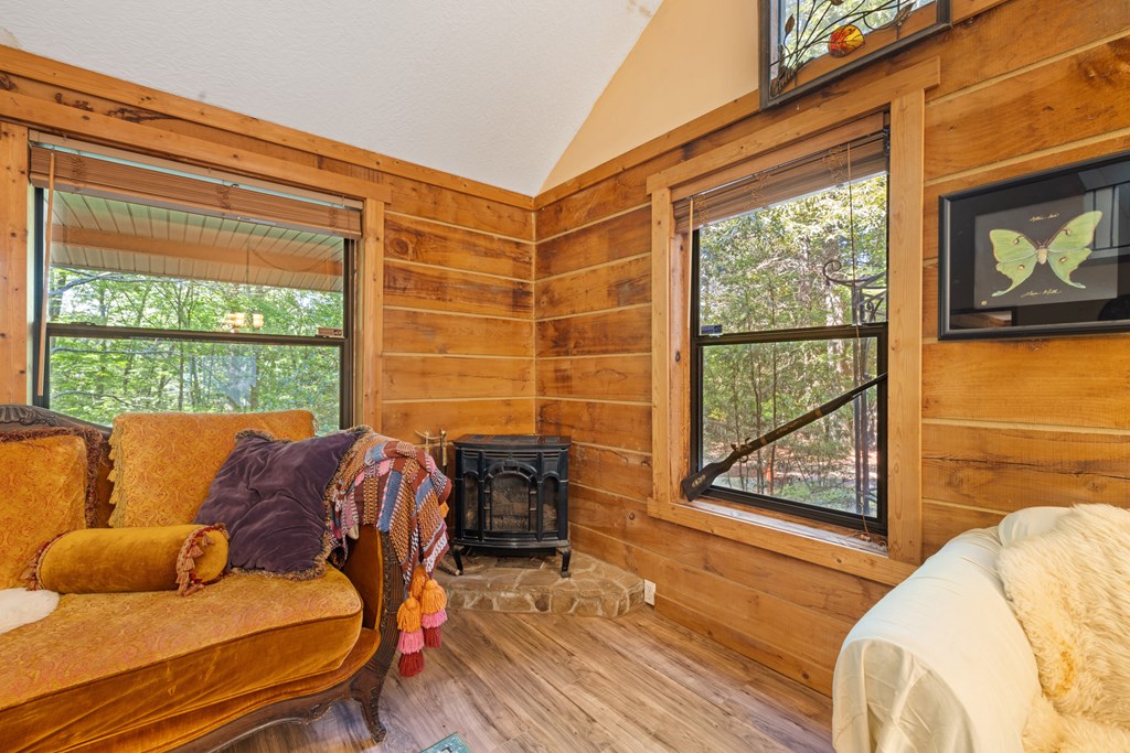 416887 Hayesville Residential