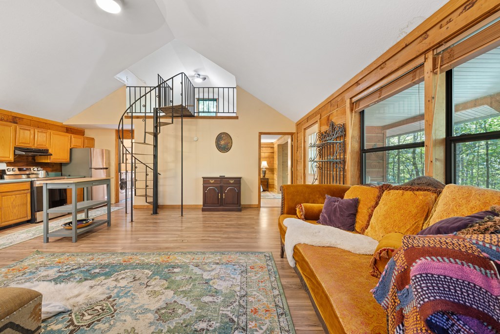 416887 Hayesville Residential