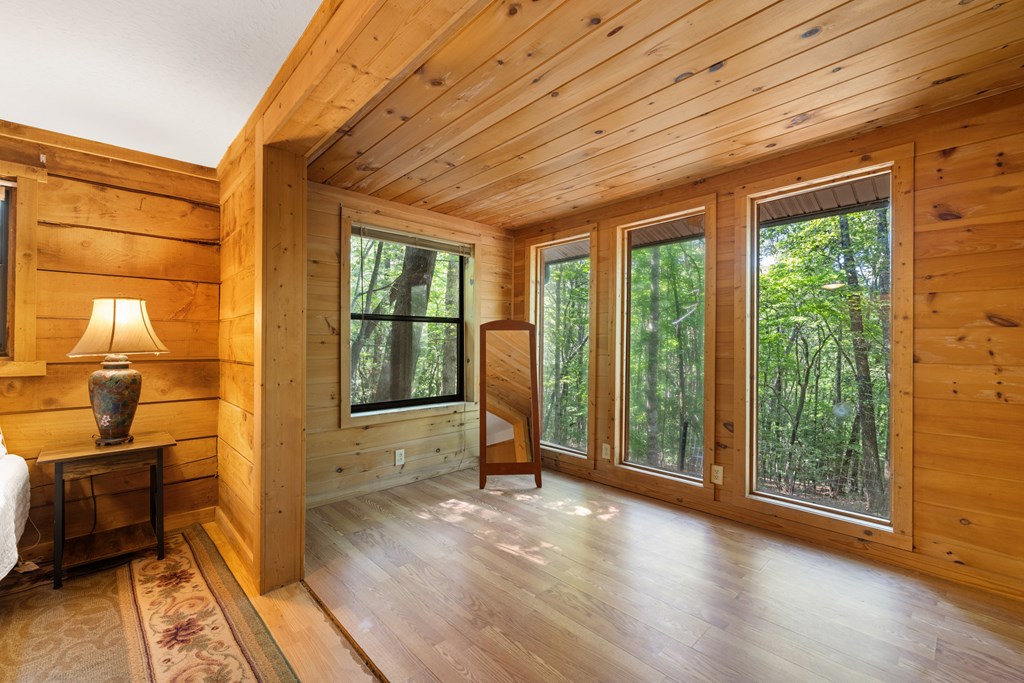 416887 Hayesville Residential