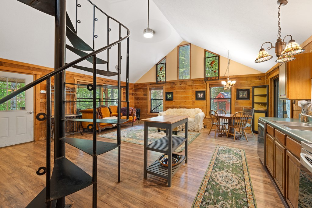 416887 Hayesville Residential