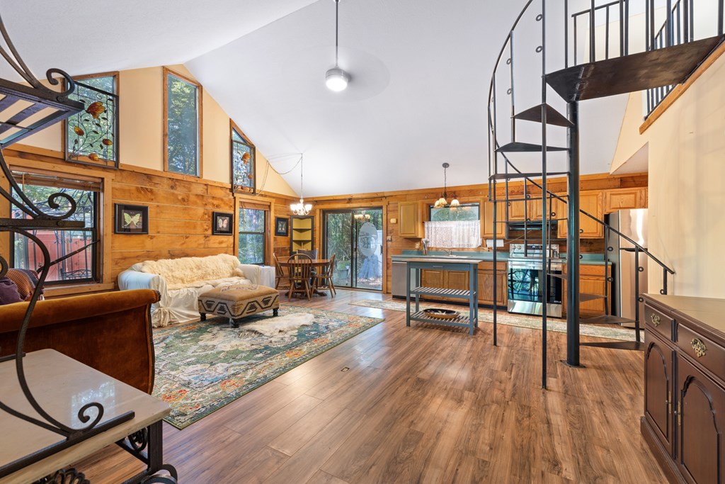 416887 Hayesville Residential