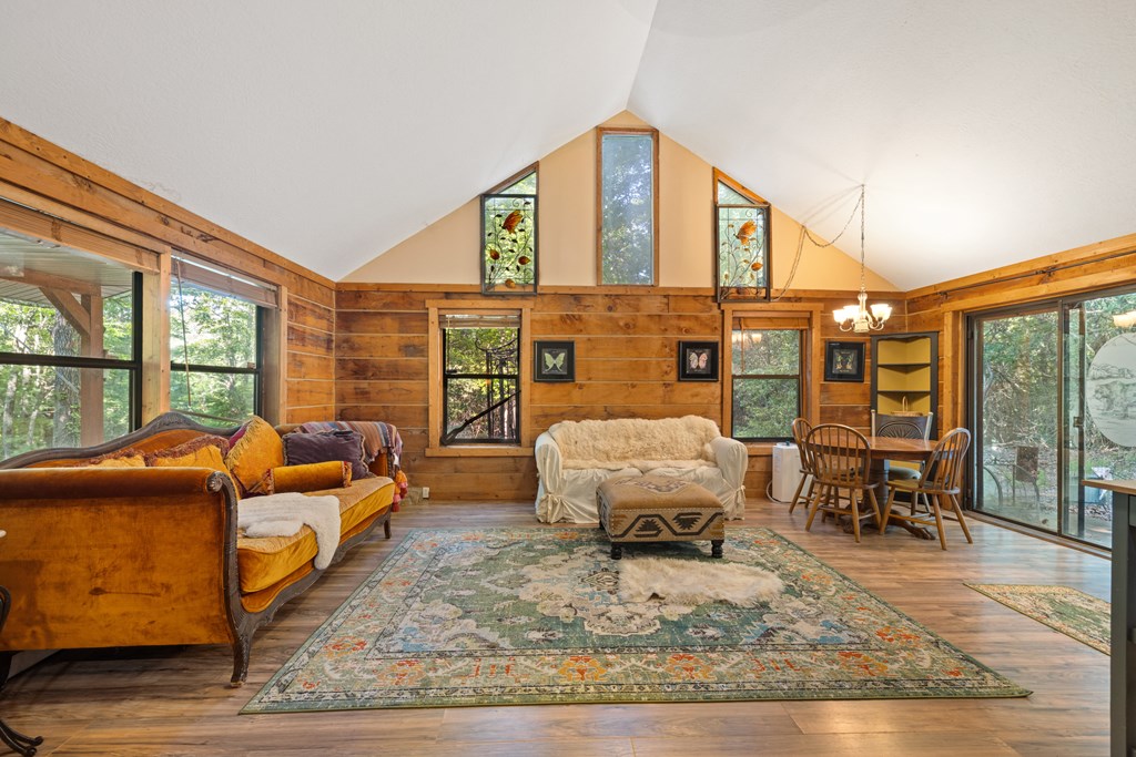 416887 Hayesville Residential