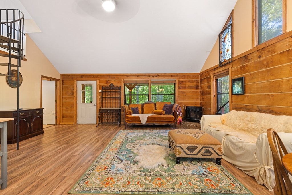 416887 Hayesville Residential