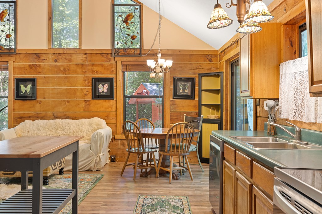 416887 Hayesville Residential