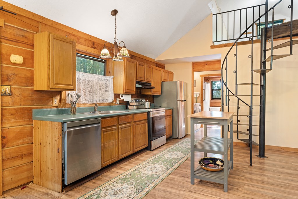 416887 Hayesville Residential