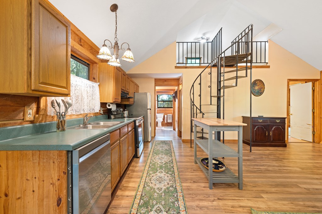 416887 Hayesville Residential