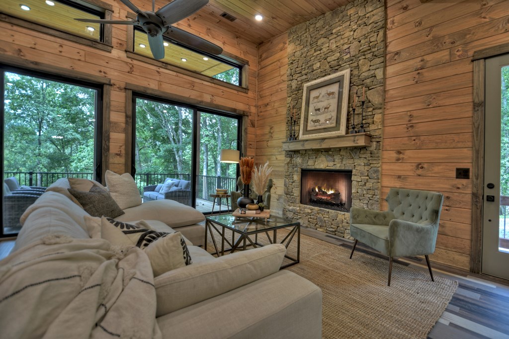 416893 Morganton Residential