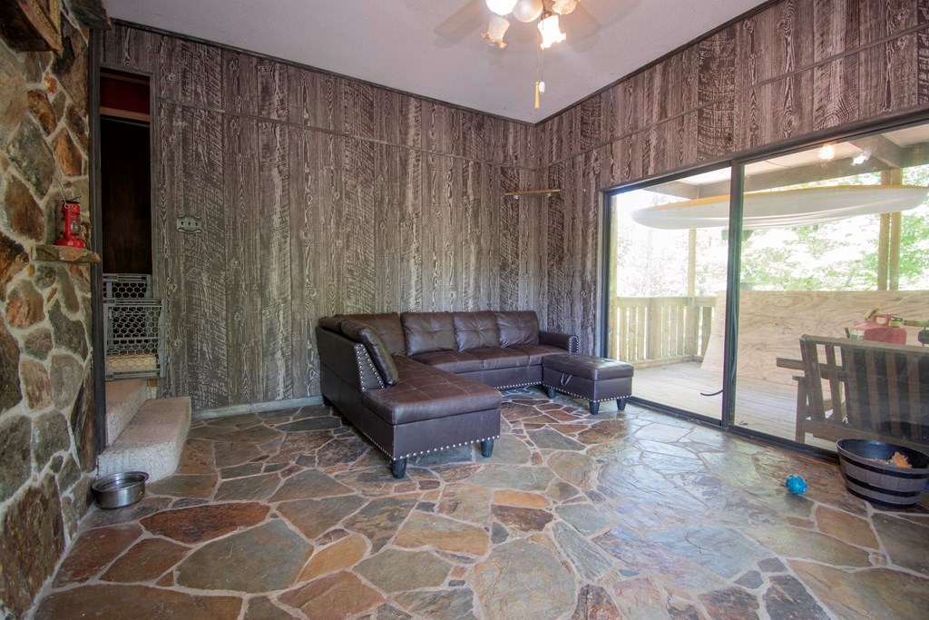 416899 Murphy Residential