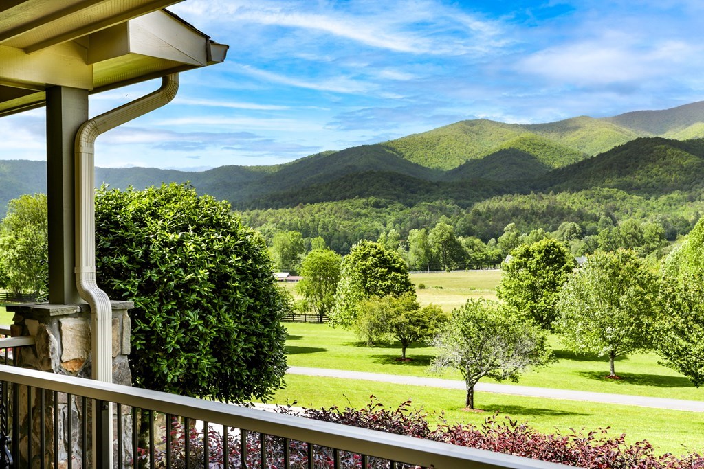 416927 Hayesville Residential